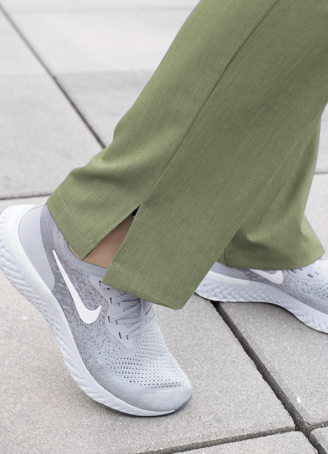 ADAR Pro Women's Slim Fit 6 Pocket Pant  Petite (More Color)